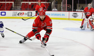 Jaccob Slavin on yksin NHL:n parhaista puolustavista puolustajista.