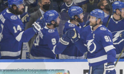 Stamkos sai juhlia ja Cooper myhäillä tyytyväisenä.