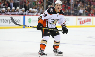 Sam Carrick sai NHL-pelejä vyölleen viime kaudella.