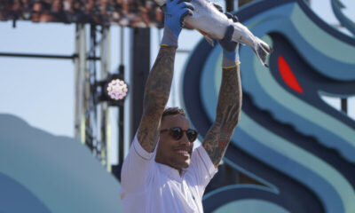 J.T. Brown lohen kanssa.