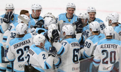 Sibir Novosibirsk juhlii voittoa.