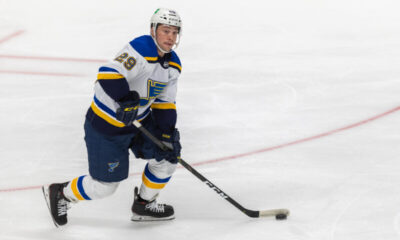 Vince Dunn oli laadukas kiekollinen puolustaja Bluesin riveissä.