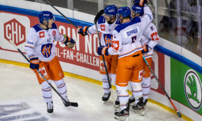 Tappara juhlii maalia.