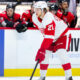 Dennis Cholowski Red Wingsin paidassa.