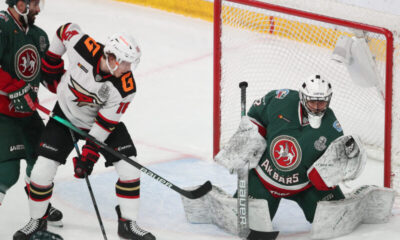 Ak Bars Kazanin maalilla on liikettä.