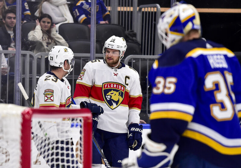 Aleksander Barkov palasi peleihin St. Louisia vastaan.