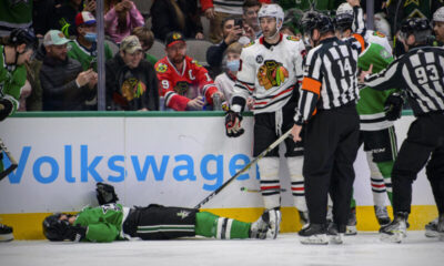 Brett Connolly taklasi Tanner Keroa.