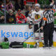 Brett Connolly taklasi Tanner Keroa.