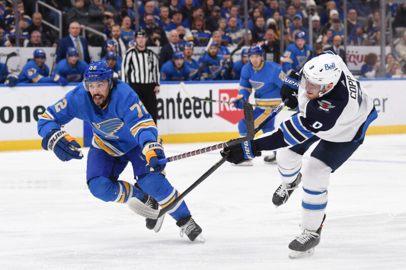 Andrew Copp Winnipeg Jetsissä St. Louis Bluesia vastaan.