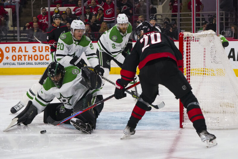 Dallas Stars Carolina Hurricanesin vieraana
