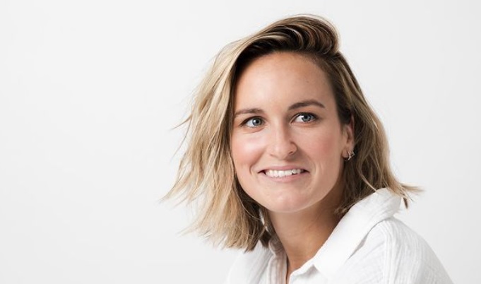 Marie Philip-Poulin nautiskeli aalloista bikinit päällä: mitkä lihakset!