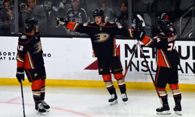 Anaheim Ducksin kärkipelaajia, Trevor Zegras ja Jamie Drysdale.