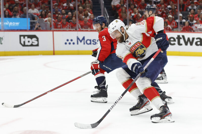 Florida Panthersin tähtipuolustaja Aaron Ekblad.
