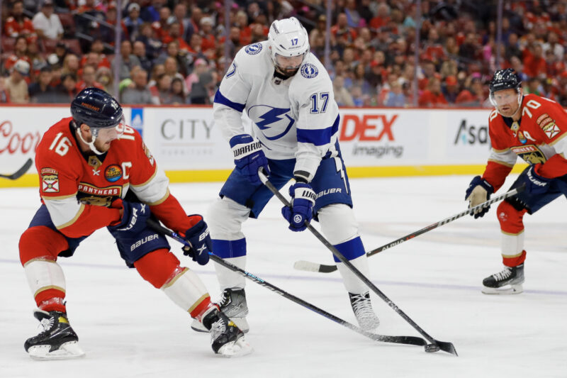 Tampa Bay Lightning ja Florida Panthers. Aleksander Barkov ja Alex Killorn.