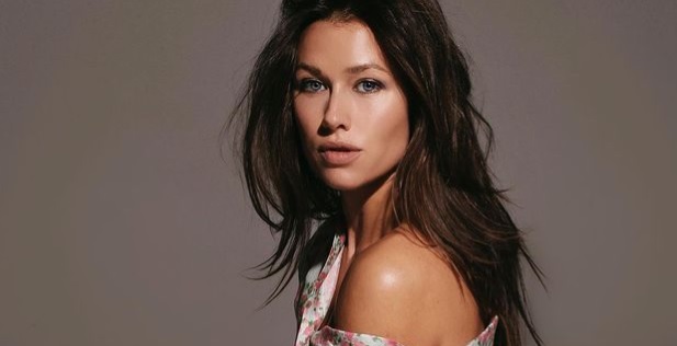 Evgeni Malkinin toimittaja-rakas nakuili rannalla - kuva!