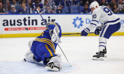 Toronto Maple Leafsin Ryan O'Reilly iski Buffalo Sabresia vastaan kolme maalia.