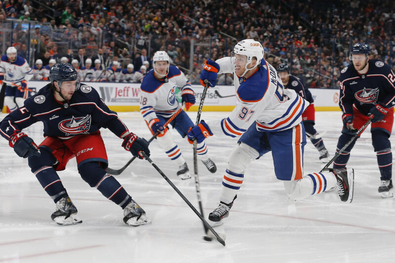 Edmonton Oilersin Connor McDavid valittiin viikon ykköstähdeksi.