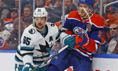 San Jose Sharksin Erik Karlsson ja Edmonton Oilersin Connor McDavid.