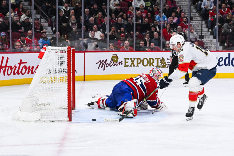Florida Panthersin Anton Lundell maalinteossa Montreal Canadiensia vastaan.
