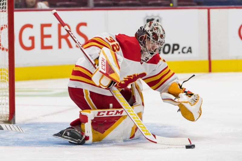 Calgary Flamesin huippulupaus Dustin Wolf.