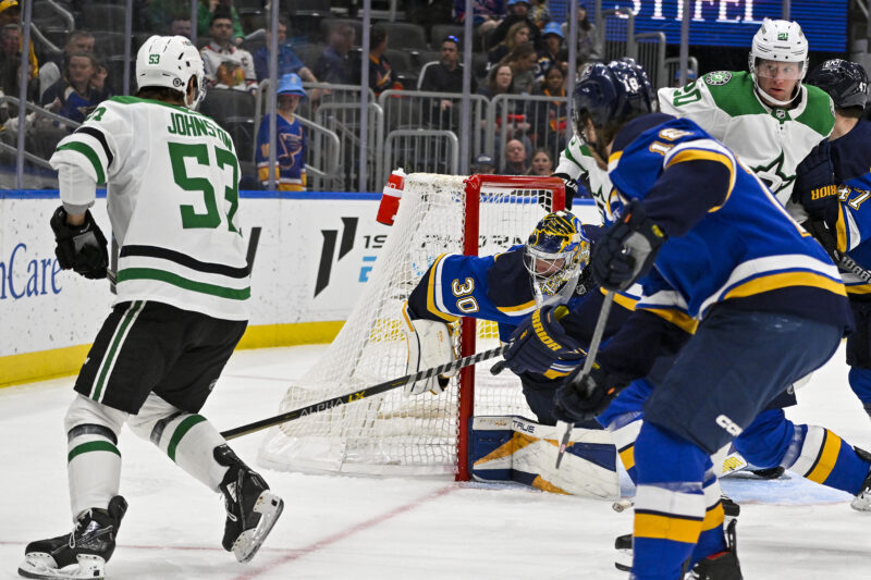 Dallas Starsin Wyatt Johnston iski kaksi maalia St. Louis Bluesia vastaan.