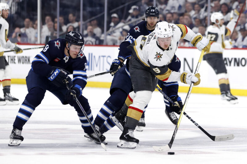 Jack Eichel Vegasin paidassa.