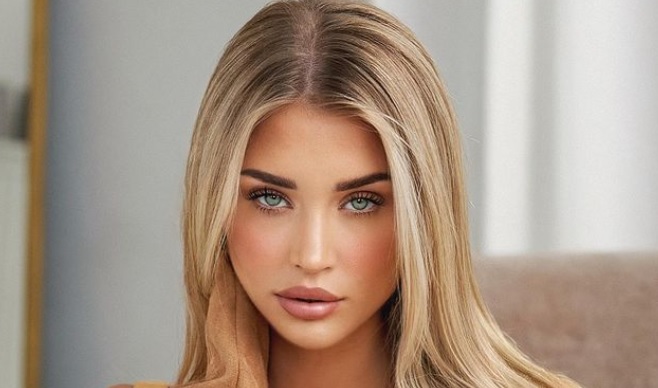 Entinen jääkiekkomaalivahti kuin uimapukumalli: huh, mikä kuva!