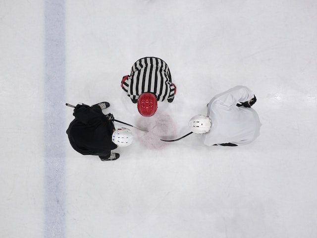 Uuden rahapelilisenssin vaikutus jääkiekon sponsorointiin Suomessa