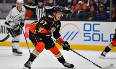 Anaheim Ducksin Leo Carlsson tekee NHL-debyytin.