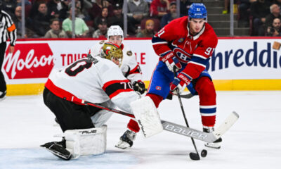 Ottawa Senatorsin maalivahti Joonas Korpisalo ja Montreal Canadiensin keskushyökkääjä Sean Monahan.