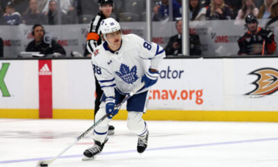 Toronto Maple Leafsin William Nylander heilutti jälleen verkkoa.